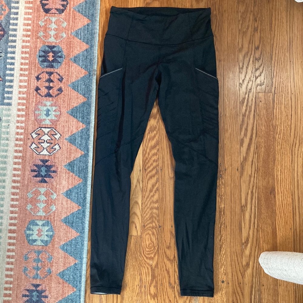 Lululemon Speed Up Tight - black w/ SIDE POCKETS! Excellent!